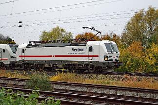 2025-11-01-028 Dortmund Somborn 193 440 zieht ICE 1149 von Düsseldorf nach Berlin. 193 448 schiebt. Es handelt sich um die zweite Fahrt des ICE-L mit Fahrgästen an Bord.