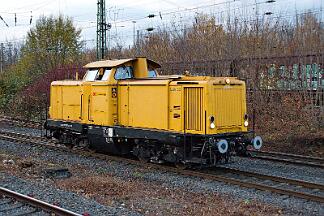 2025-11-13-016 Bochum Langendreer 212 097 fährt Lz Richtung WItten