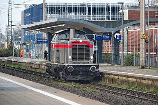 2025-12-05-001 Bochum Hbf 211 054
