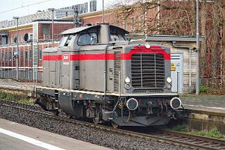 2025-12-05-005 Bochum Hbf 211 054