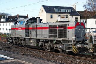 2025-12-05-032 Bochum Hbf 271 022 und 4120 001 mit Schotterzug Richtung Riemke.