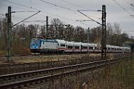 2025-12-14-003 Dortmund Somborn 193 981 zieht den ersten ICE L im Plandienst, ICE 1548 Berlin-Köln.