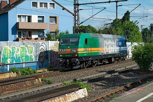 145 021