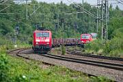 189 822 - 2025-07-31-045 Bochum Riemke 189 822. 193 335 wartet in der Abstellung auf Weiterfahrt.