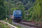 192 016 - 2025-07-14-002 Remagen Oberwinter 192 016 mit Autozug Richtung Norden. Wegen einer Störung in Brühl wird der Zug in Mehlem an die Seite genommen.