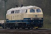 218 466 - 2025-03-25-006 Dortmund Lütgendortmund Während in Marten-Süd die Strecke sarniert wird, wartet ein Schotterzug weiter westlich auf Arbeit: 218 466