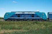 245 204 - 2025-08-18-082 Emmelsbüll Lehnshallig 245 204 schiebt die zweite modernisierte Married Pair-Garnitur Richtung Niebüll.