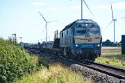 251 003 - 2025-08-18-111 Emmelsbüll Lehnshallig 251 003 kommt aus Niebüll zurück.