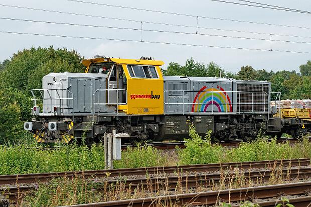 277 404
