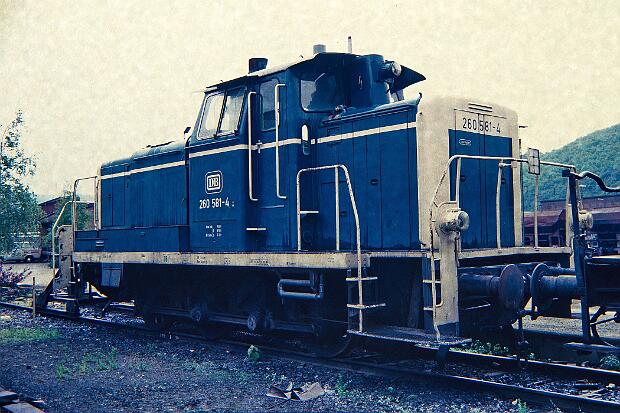 260 581