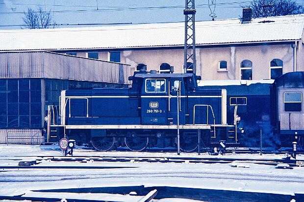 260 751