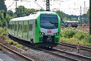 3429 013 - 2025-07-10-019 Bochum Ehrenfeld 427 108 und 426 106 bleiben auf der Strecke stehen, nach 15 Minuten geht es weiter.