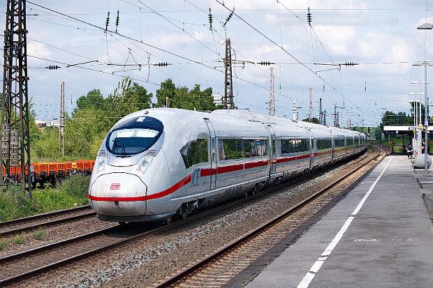 408 038