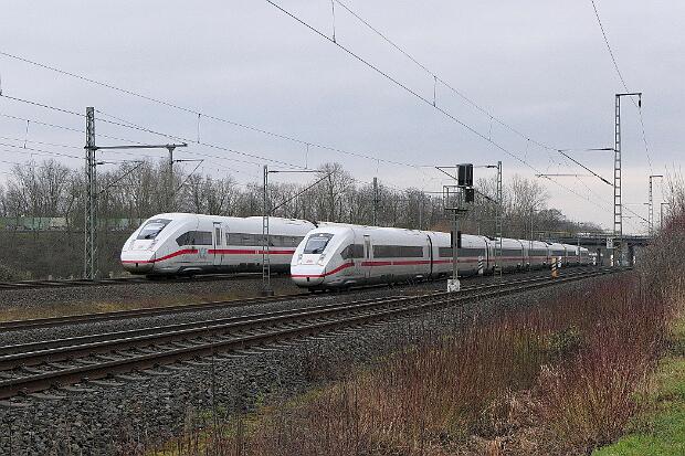 412 043