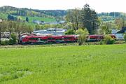 632 110 - 2025-04-27-017 Neuenrade Küntrop 632 105 (vorne) und 632 110 (hinten) fahren nach Fröndenberg.