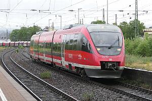 643 046